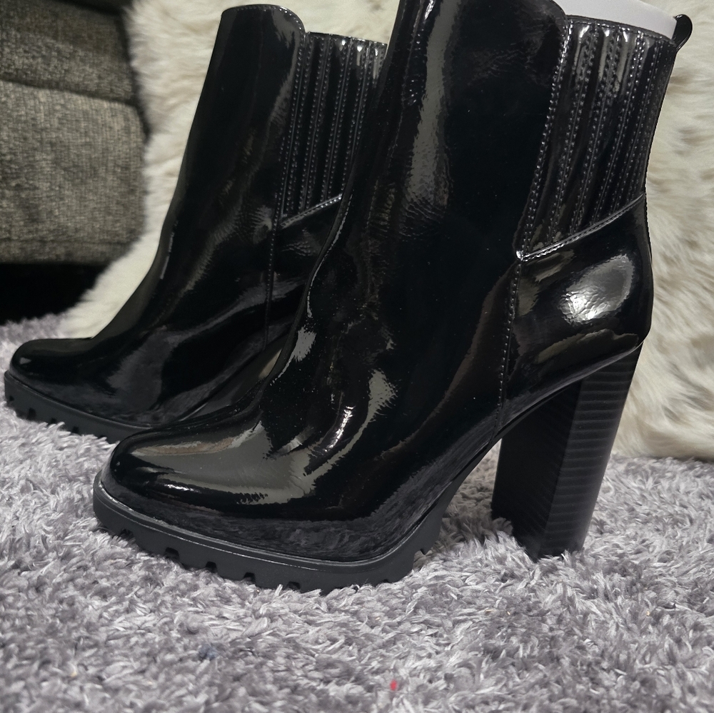 Black ankle boots size 10 Just Fab